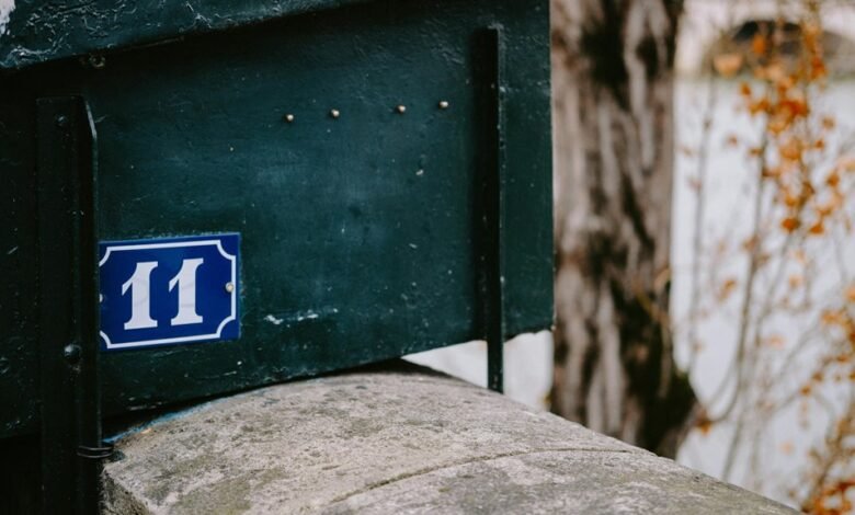 investigate contact number details